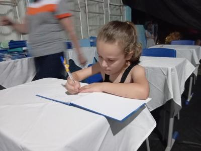Noite de AutÃ³grafos reuniu centenas de pessoas em Rio Bonito do IguaÃ§u